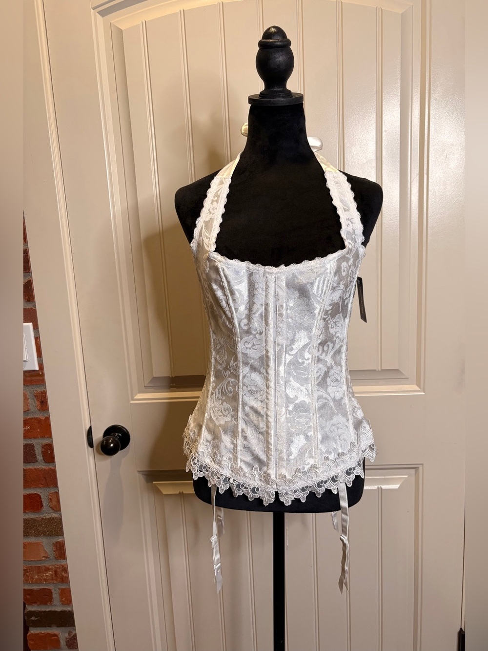 NWT Frederickโs of Hollywood Dream White Jacquard Halter Corset Bustier Size 36